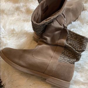Toms- girls boots